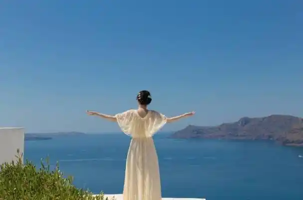 面朝大海,春暖花开.一个背影就美美哒!