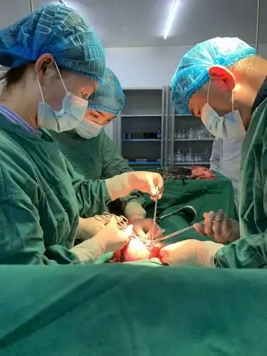 2020年8月22日威宁博爱医院妇产科和妇一科做第二台子宫全切手术.今天