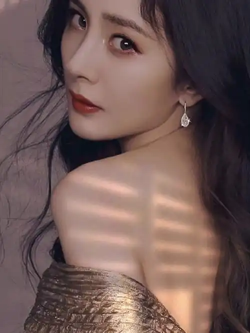 杨幂无惧怼脸的高级美貌