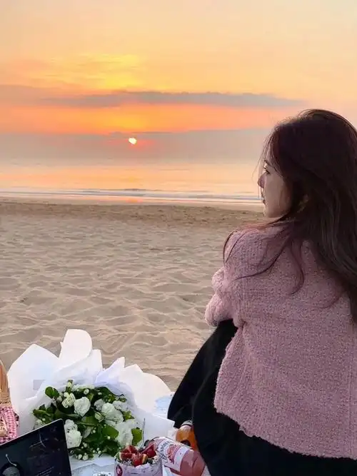 快来瞅瞅  亲们,我来给你们分享一波女生背影美图,真的是美到不行!