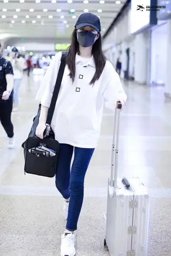 170827首都机场到达@赵嘉敏儿