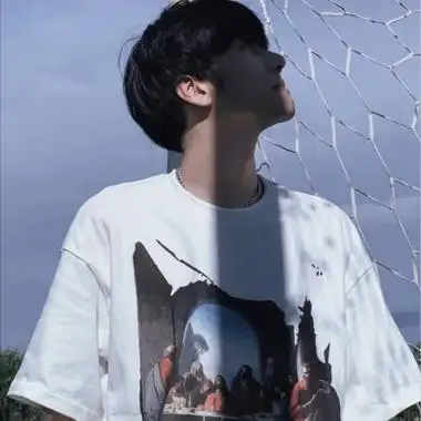 干净阳光白t白色系男生头像 拥有温柔少年感的最新微信男头_男生头像