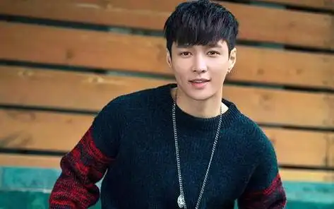 受吴亦凡事件影响,鹿晗黄子韬疑被喊去 问话 ,张艺兴却幸免