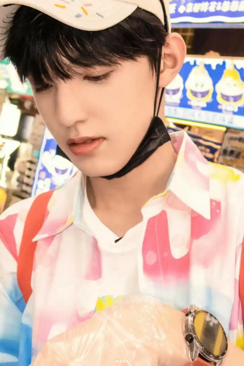 内娱免检帅哥   16岁的帅气男高  tf家族-张泽禹