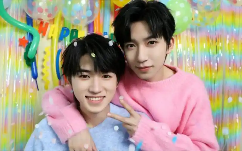 时代少年团宋亚轩贺峻霖,来看看轩轩和小贺这对闺蜜做叶问蹲