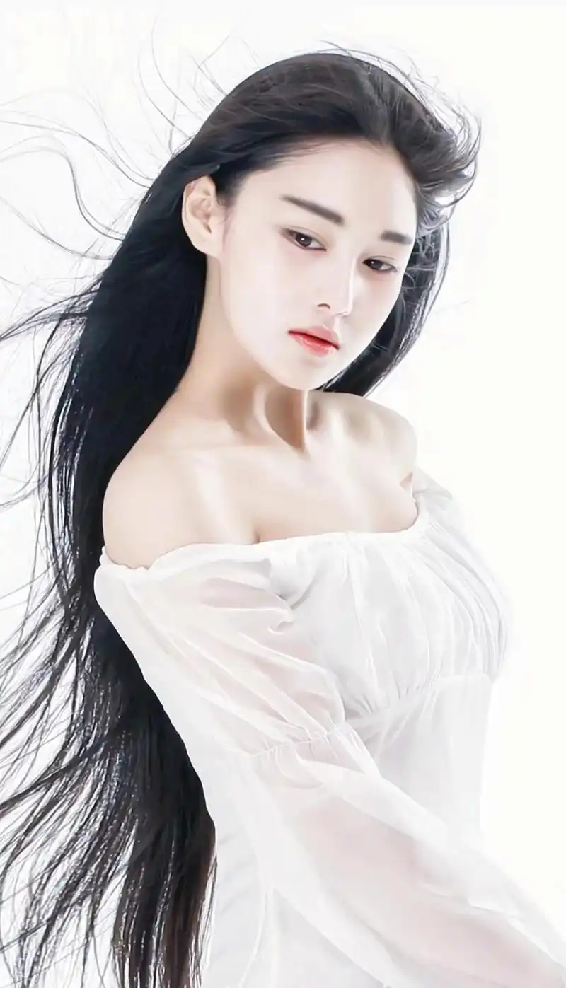 张馨予身材与美貌结合,惊艳十足