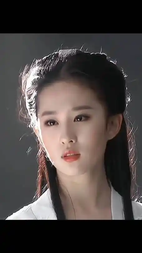 #刘亦菲异域风穿搭#