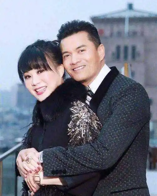 播出42年,主演境况天差地别,有人身价过亿,有人出家_周润发_赵雅芝