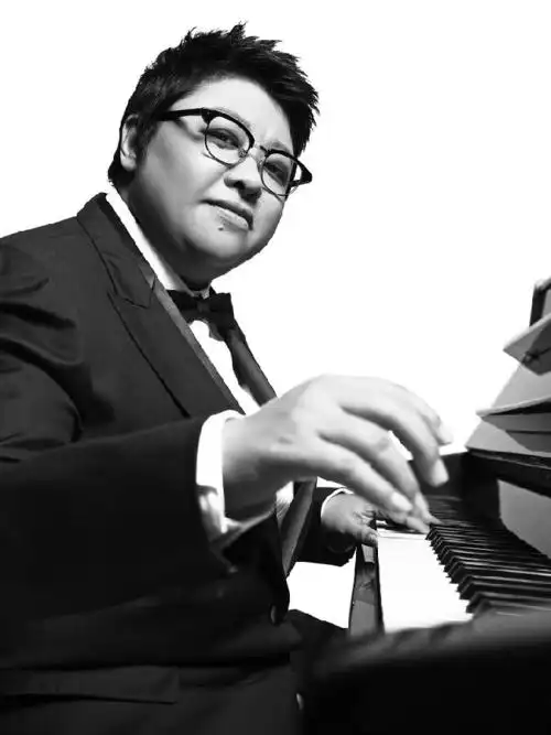 剧《阿尔兹记忆的爱情》每场主演出演信息:4月20日主要演员:谭维维