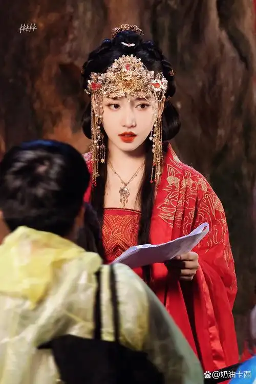 姜贞羽吾凰在上,好美好美!#姜贞羽# #吾凰在上# #女明星