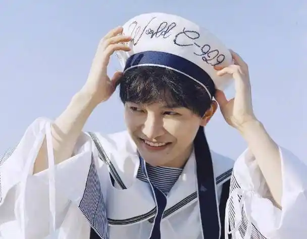 男明星穿上水手服的样子,黄明昊活泼,看到最后:想登上你的船_蔡徐坤