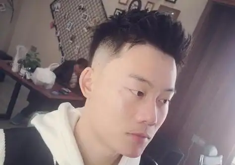 中年胖子梳剃两边短发最显瘦 最新款男士两边剃掉短发对胖人很友好