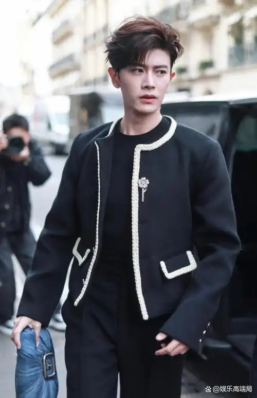 巴黎时装周王一博备受期待唐嫣刘诗诗状态回春刘雨昕高待遇