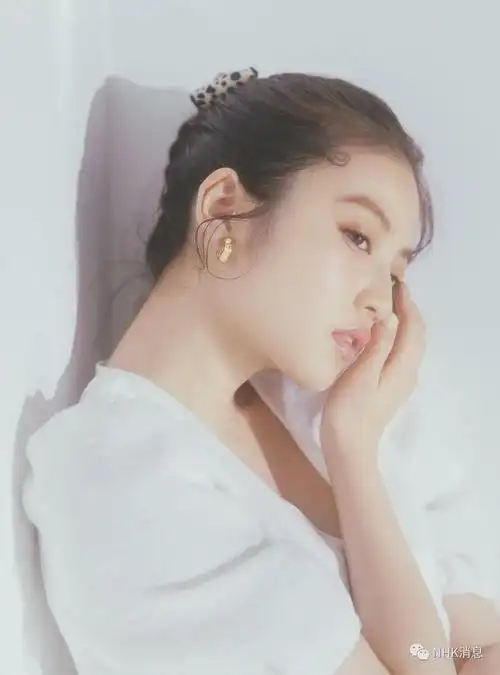 牧野真莉愛流萤断续光,一明一灭一尺间,寂寞何以堪——立花北枝不见方