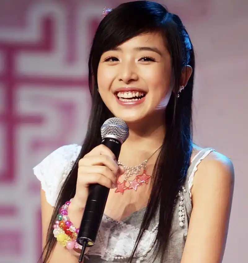 2004年,超级女声横空出世,2005年火爆全国