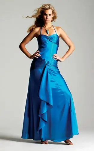 清澈水蓝礼服