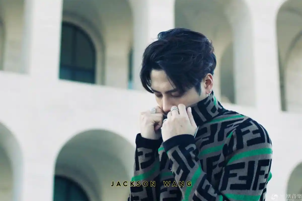 王嘉尔图片电脑壁纸_王嘉尔怎么火的