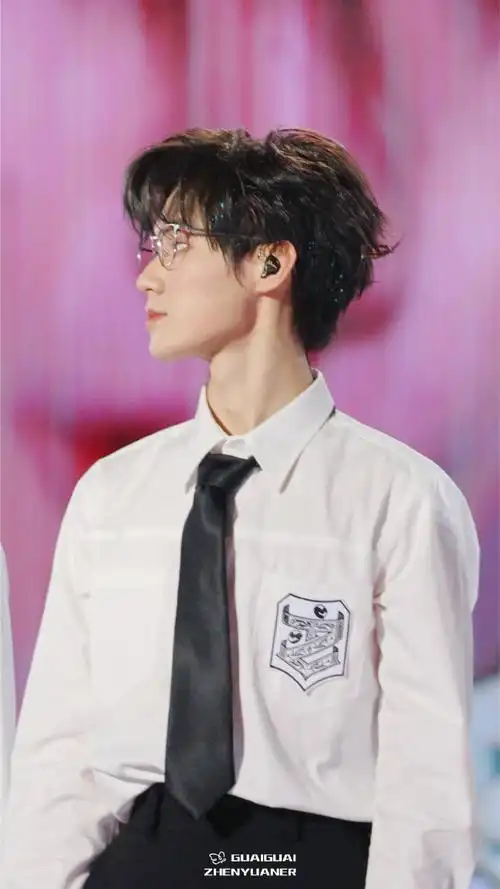 置顶张真源超话#张真源奔跑吧#98#消息源头#  延迟分享一些眼镜