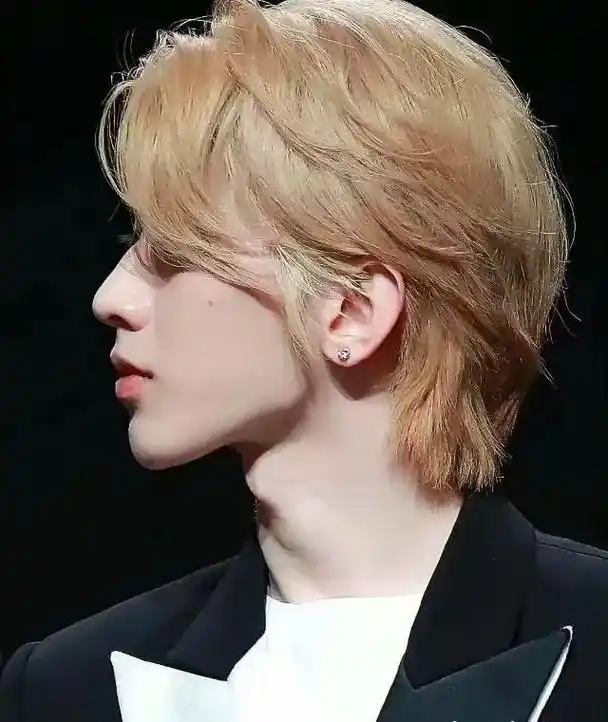 坤坤侧脸真的好精致#蔡徐坤 #ikun #我的神仙爱 - 抖音