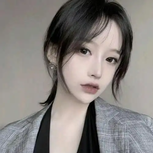 小西装大女人头像