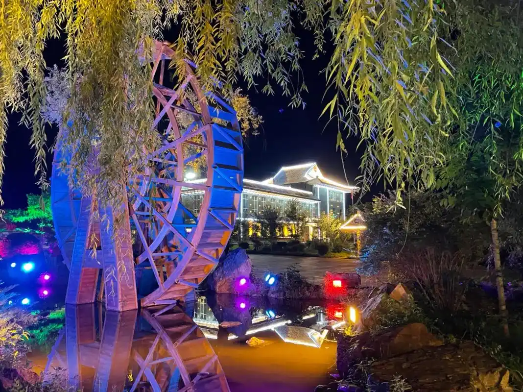 随手一拍都是美景  吉林长白县鸭绿江夜景 - 抖音