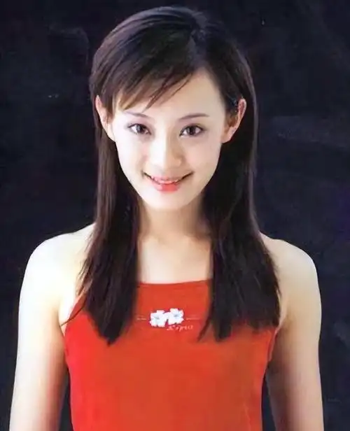 42岁孙俪脸太肿了造型奇怪像大妈,以前青春靓丽的样子荡然无存!