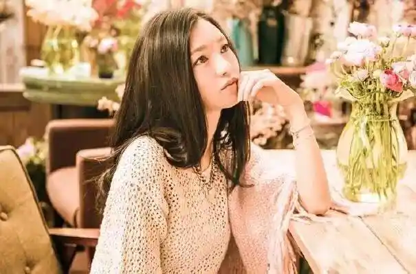 《拿什么拯救你,我的爱人》祝四萍《落地,请开手机》李小晚《青岛往事