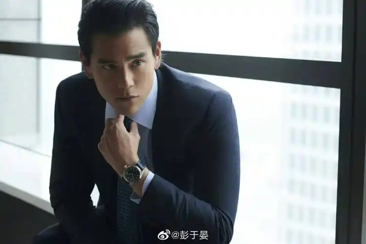 内娱耍心眼合集!彭于晏抢李冰冰座位,爽子承认整容,__