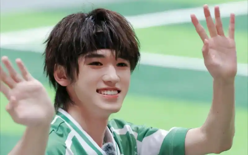 【宋亚轩】2024夏日运动会《运动员进场环节》小宋cut 帅帅的小宋