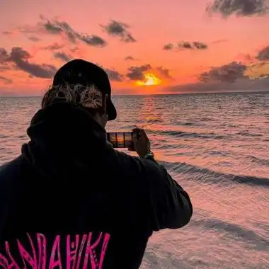 好看的男生看风景背影高清男头 有意境的伤感孤独成熟男生头像