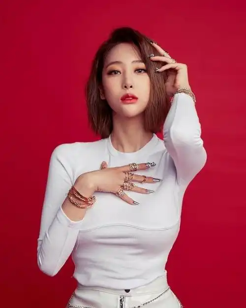 身材过于火辣原地阵亡写真动图爆红韩国尤物金惠美