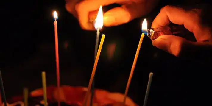 送给爱人感动会哭的生日祝福语(最感人的60条生日祝福语)