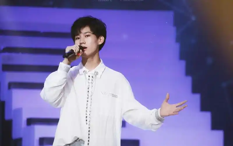 【张真源】【陈泗旭】tf家族 天使的翅膀 万达广场