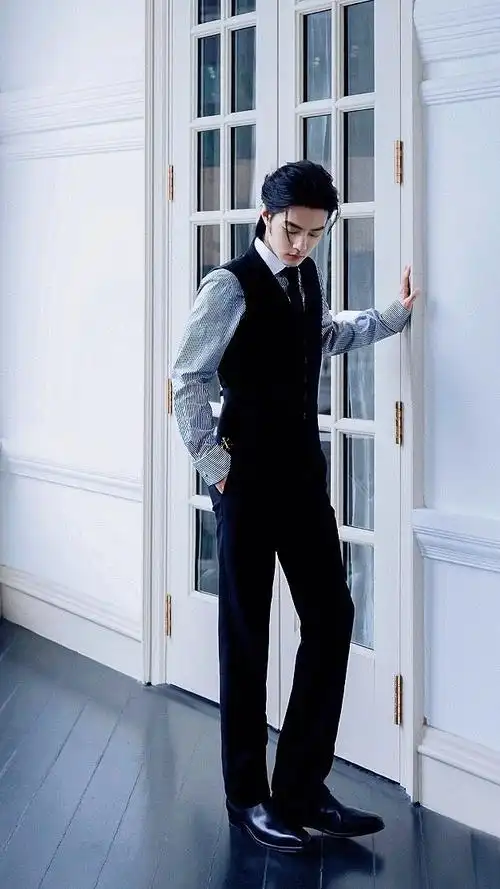 肖战##肖战条纹衬衫vs黑西装##肖战吸血鬼伯爵