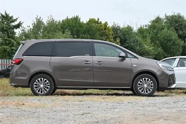 价格来说话,6月新浪报价,别克gl8全国新车23.36万起