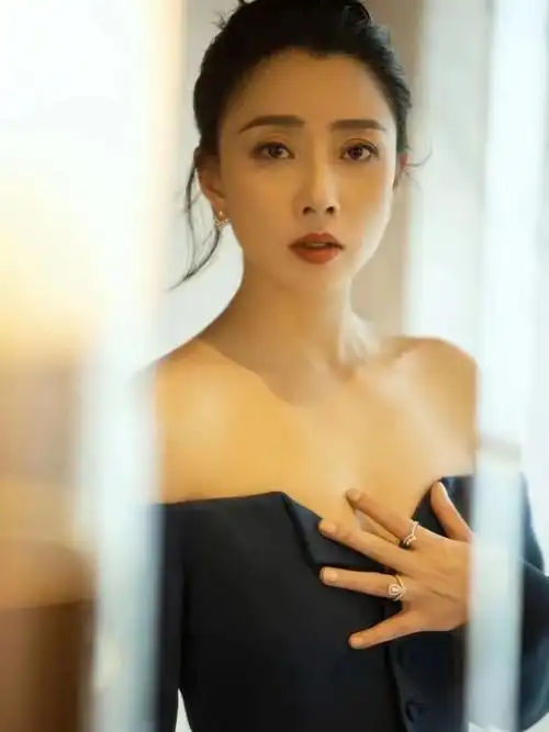 这是43岁殷桃的身材