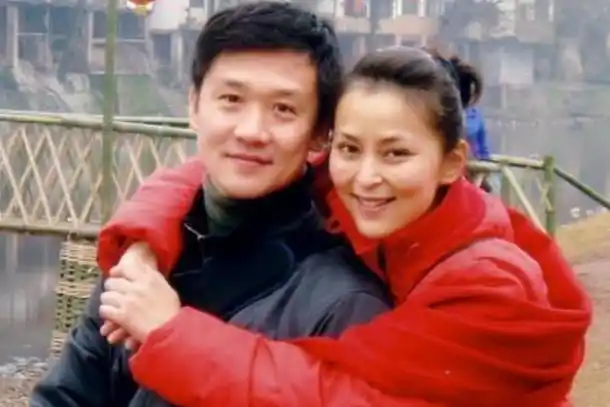 回顾著名演员黄志忠:辜负了何音对我的爱,余生不想再辜负任何人