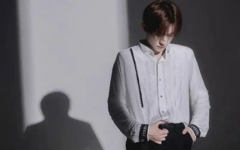 易烊千玺电脑壁纸来喽