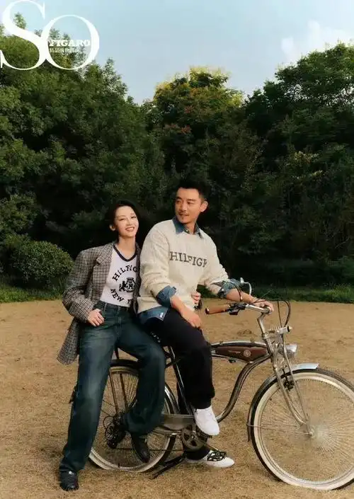 郑恺和苗苗的一组甜蜜写真大片自行车司机小郑goodjob