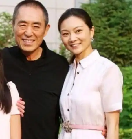 回顾陈婷再惹争议放弃张艺谋妻子身份认证背后原因引人猜想