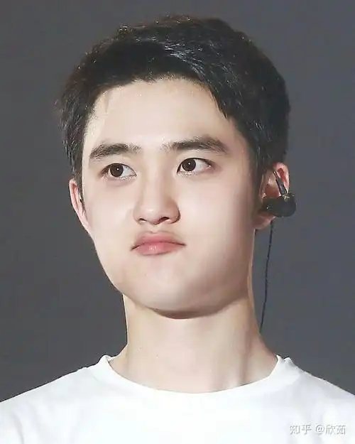 你最喜欢都暻秀的照片是哪张? - 知乎