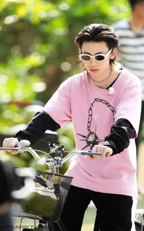 小鬼王琳凯音你而来##小鬼把更多时间花在音乐上