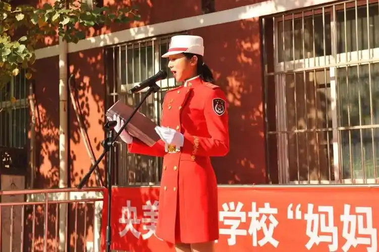 10月1日,她参加了新中国70周年阅兵式,是飒爽英姿女民兵方阵中的一