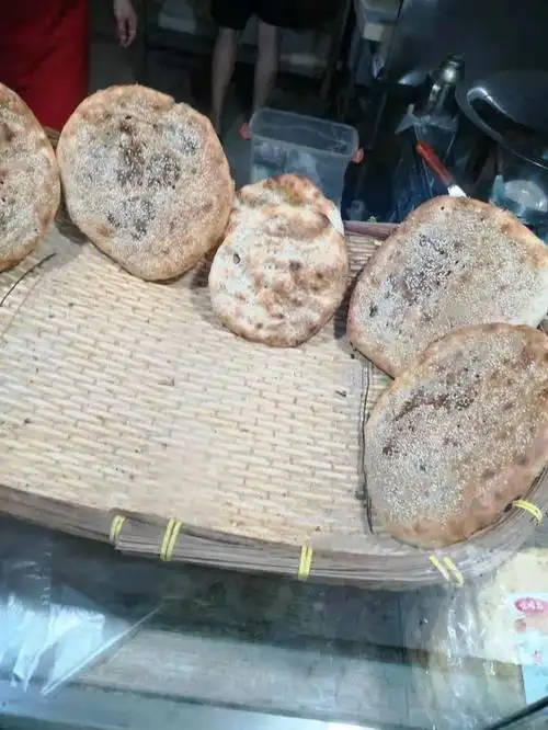 他乡美食在济宁之博山肉烧饼,好吃不贵