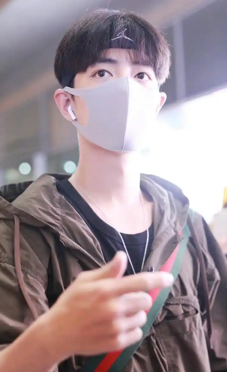 戴发带的战战#肖战