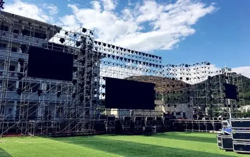 以呈现美轮美奂的舞台现场特效,让现场观众产生情感的共鸣,营造出最