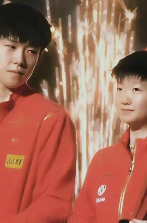 国乒蒯曼喊孙颖莎那女的评价马龙老了莎头组合传喜讯