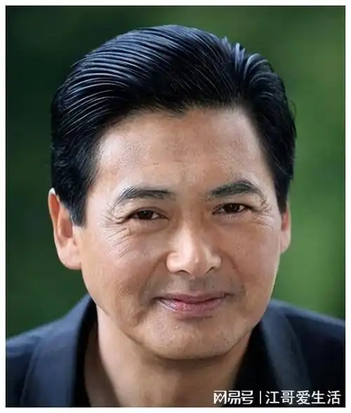 69岁周润发早起跑步,手臂长满小肉球,状态令人堪忧!