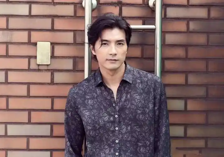 贺军翔被传唤庭讯后回应媒体,没有做出不礼貌的行为