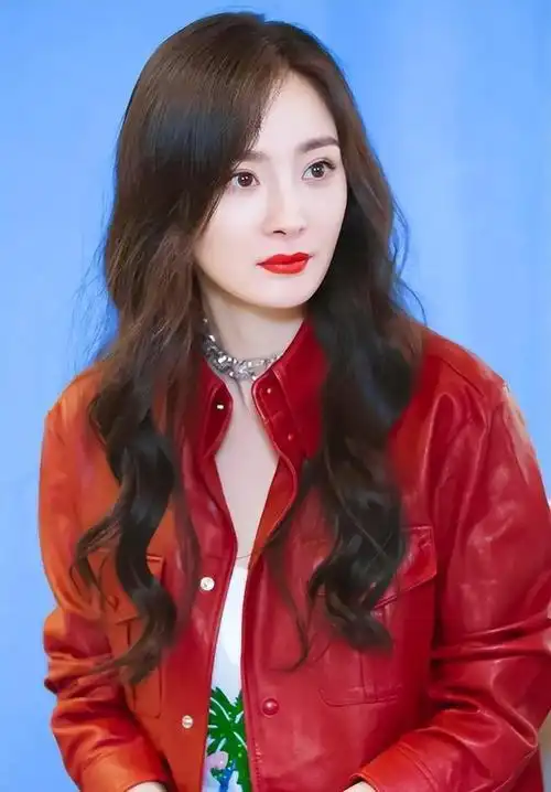 流量女王杨幂黑红之间早已沦陷